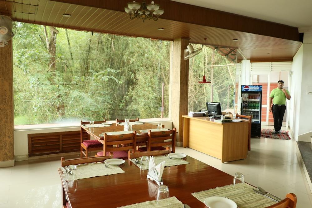 Jungle Park Resorts Thekkady Exteriör bild