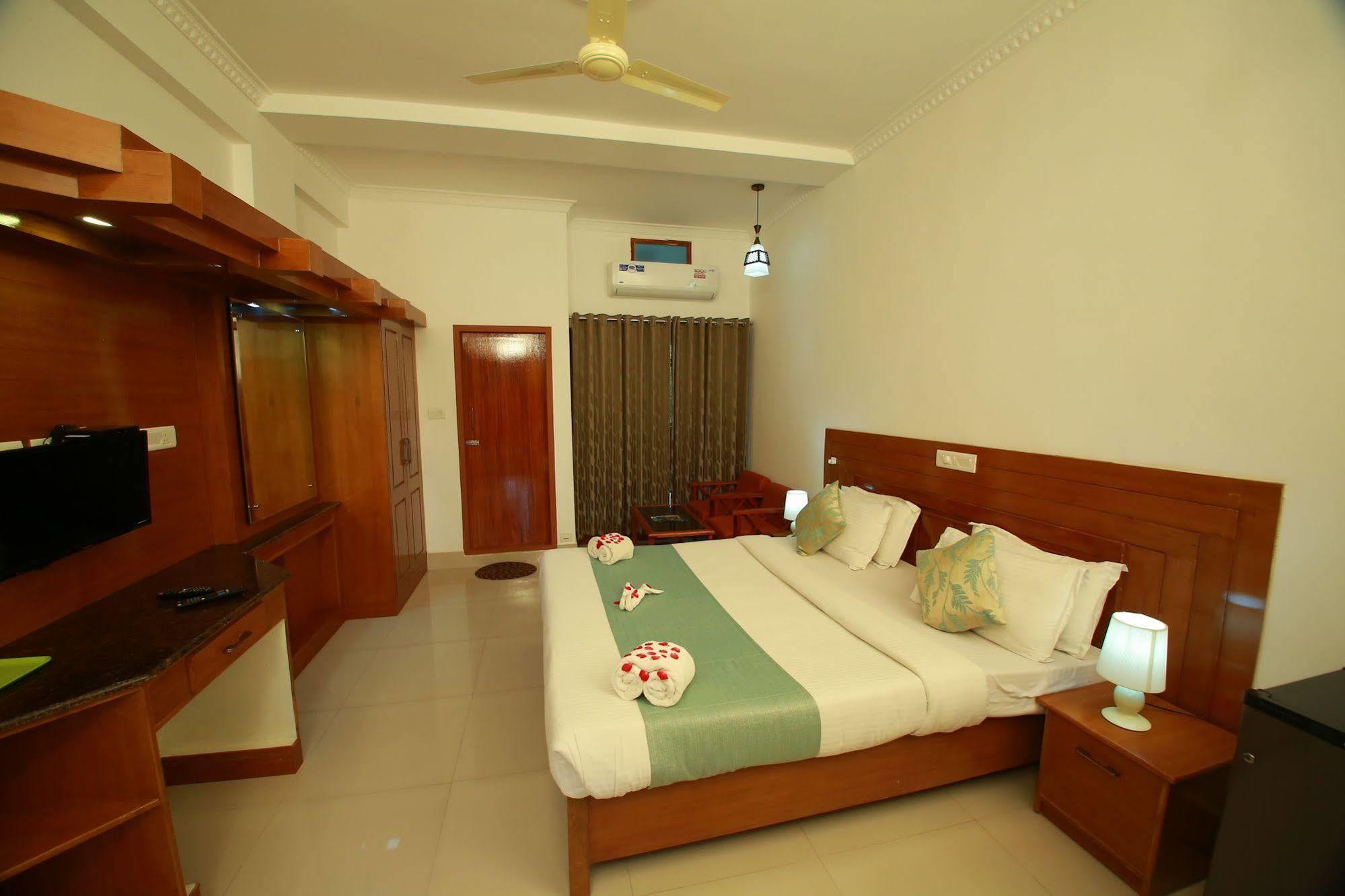 Jungle Park Resorts Thekkady Exteriör bild
