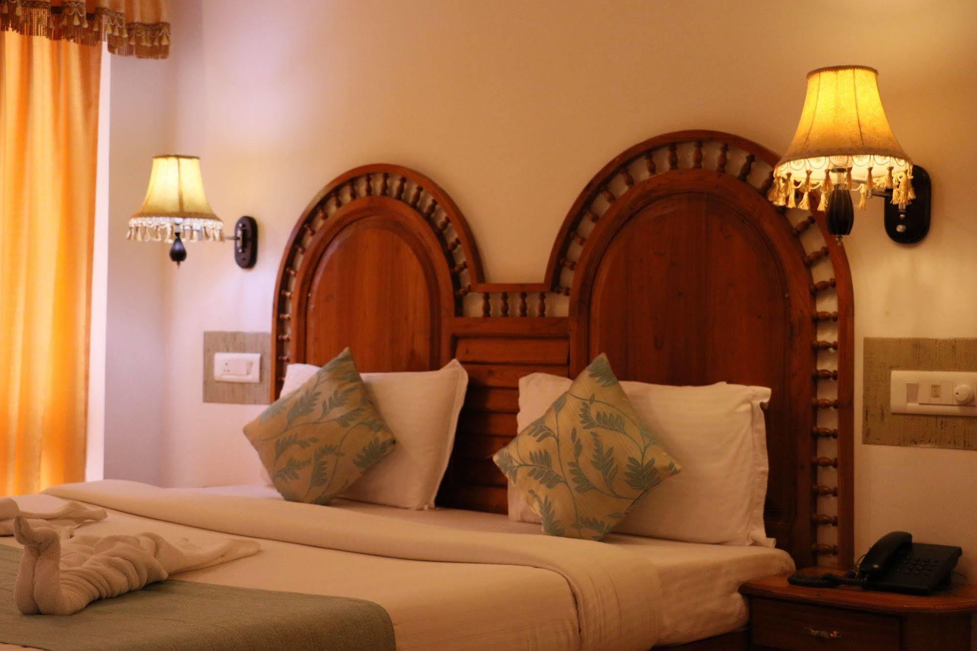 Jungle Park Resorts Thekkady Exteriör bild
